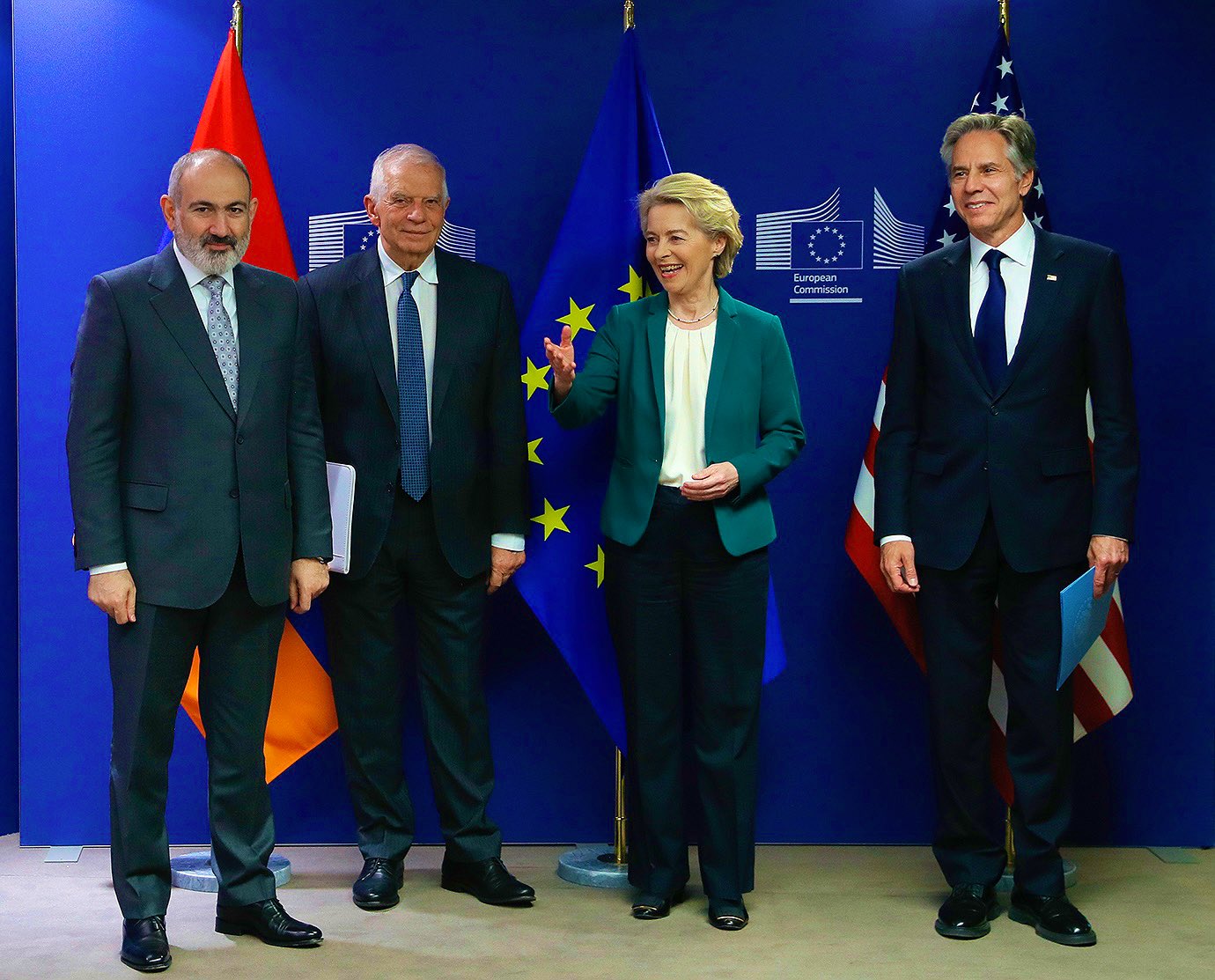Rusya ve Azerbaycan Brüksel'deki buluşmadan rahatsız